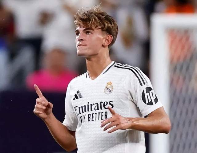 险胜金鹿队 险胜金鹿队