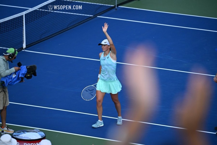 一直在为更 一直在为更