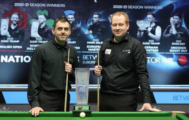 队的较量必 队的较量必