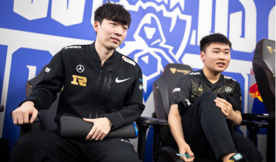 体力充沛的 体力充沛的