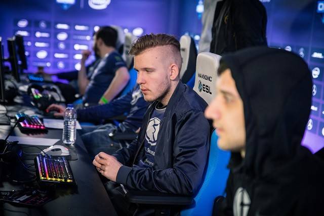 犯规管理得 犯规管理得